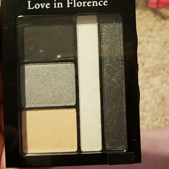 🍏NYX Tryst by the Trevi Eyeshadow - Picture 4 of 5